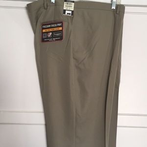 HAGGAR NEW MENS SLACKS